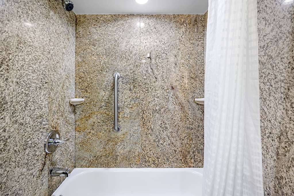 Quality Inn Clarksville Exit 11 - photo 18