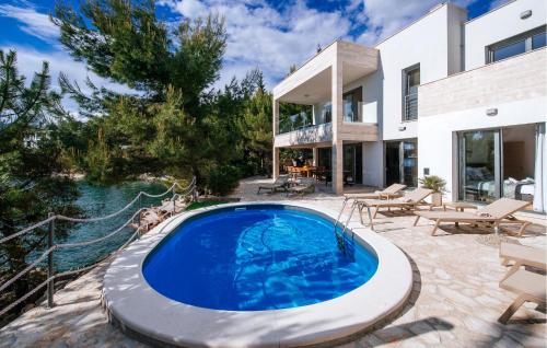 Villa Neptune — 5-Star Luxury Hotel in Starigrad, Croatia
