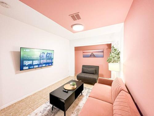 Cozy 1 Br Poolside Getaway In West La Lou2 Ww — 4-Star Luxury Hotel in Los Angeles, United States