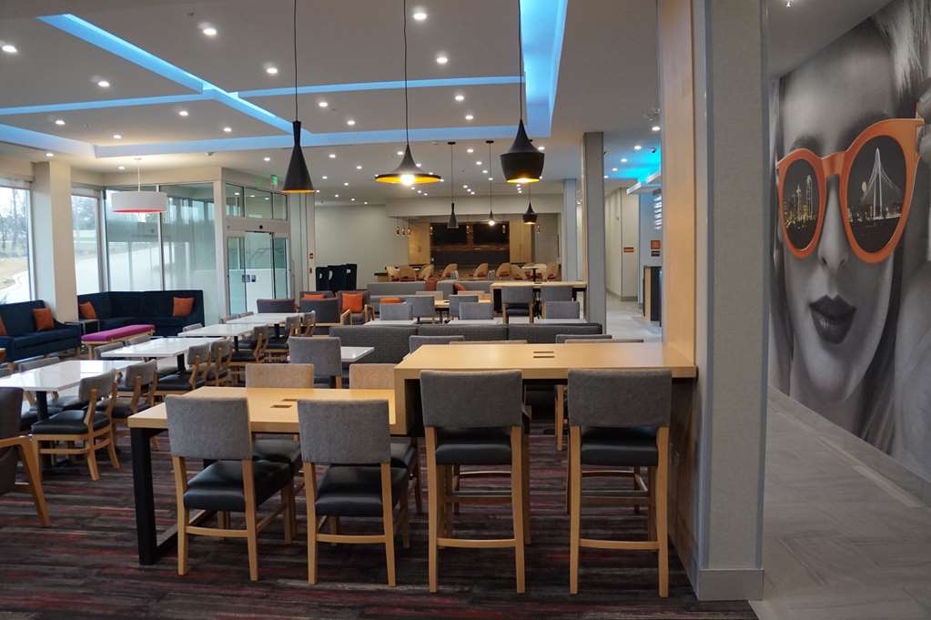 La Quinta Inn & Suites by Wyndham Lewisville - photo 53