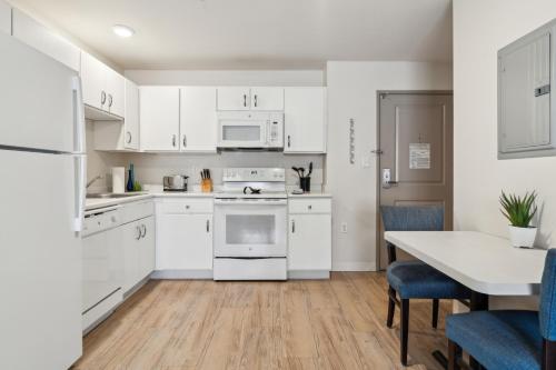 Simplicity At the Rim 1317 I Comfy 1 Bed 1 Bath — 4-Star Luxury Hotel in San Antonio, United States