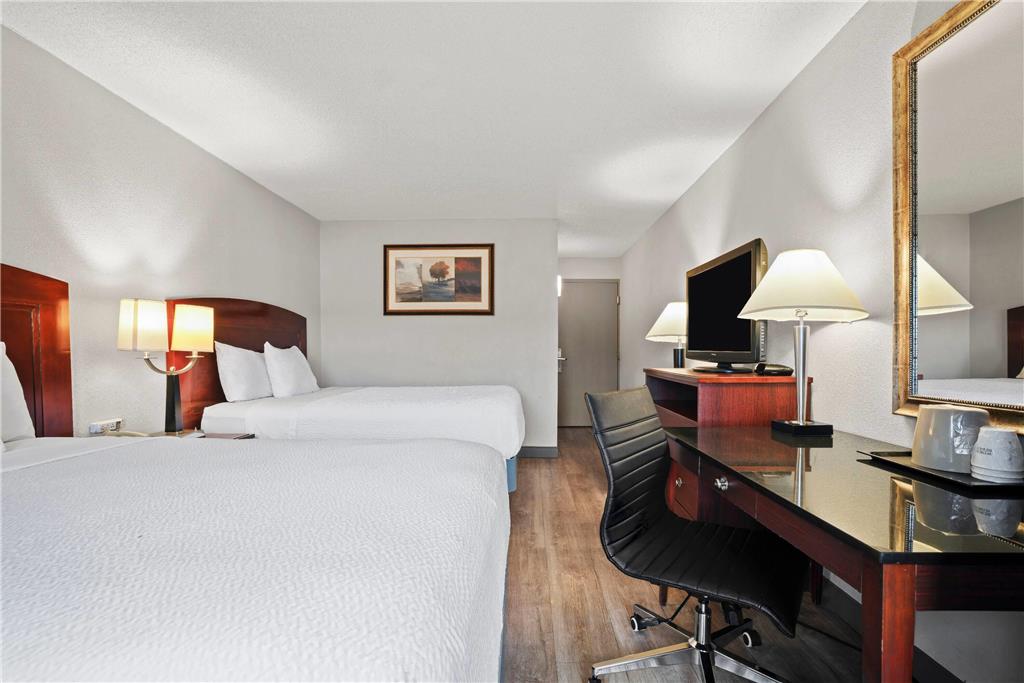 Days Inn by Wyndham Utica - photo 11