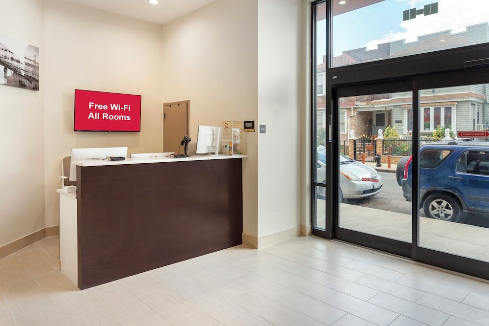 Red Roof Inn Plus Jamaica Ny Jfk Airport - photo 3