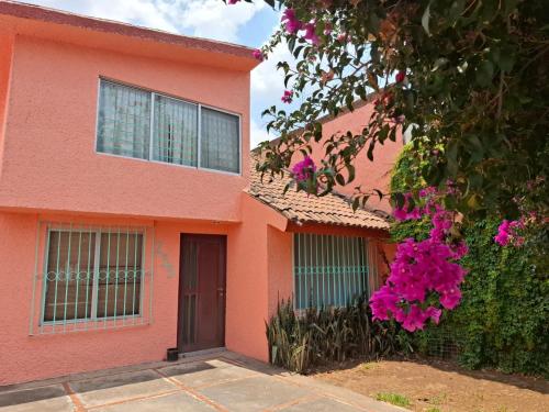 Confortables habitaciones en zona residencial de Vista Bella Morelia Michoacan in Morelia, Mexico