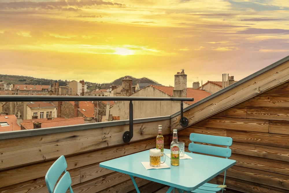 Urban Style Hotellerie Du Cheval Noir — Saint Etienne