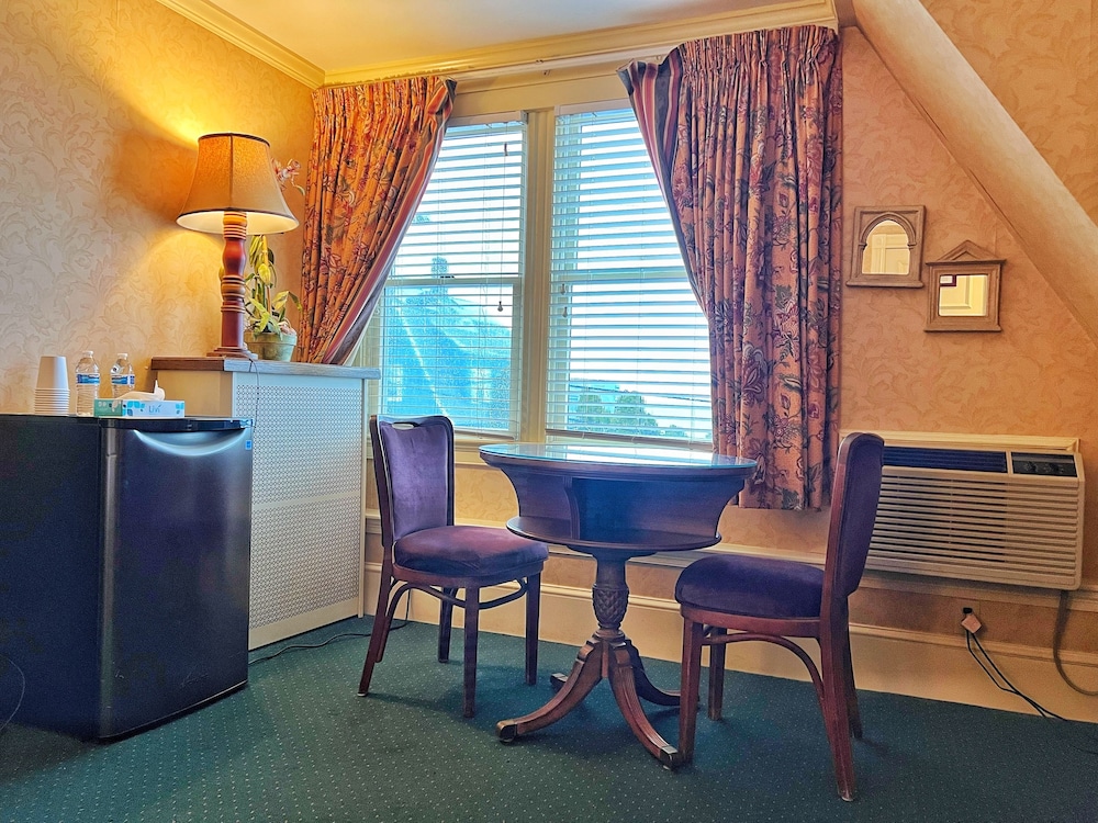 The Winthrop Arms Hotel And Restaurant - photo 21