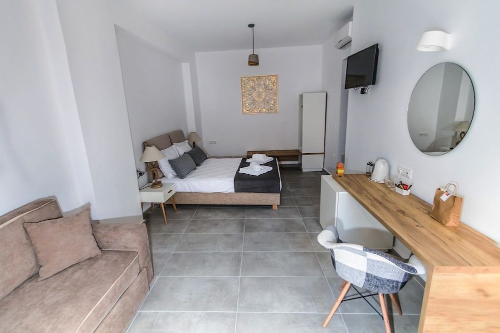 Deluxe Hotel - last minute hotel in Chania