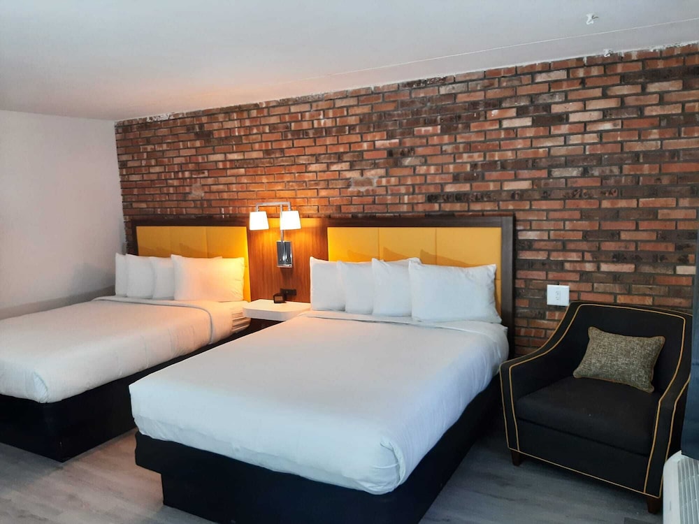 Penn Lodge Hotel & Suites — hotel in Trevose