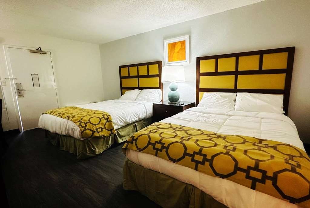 Baymont Inn and Suites by Wyndham Columbus Near OSU - photo 47