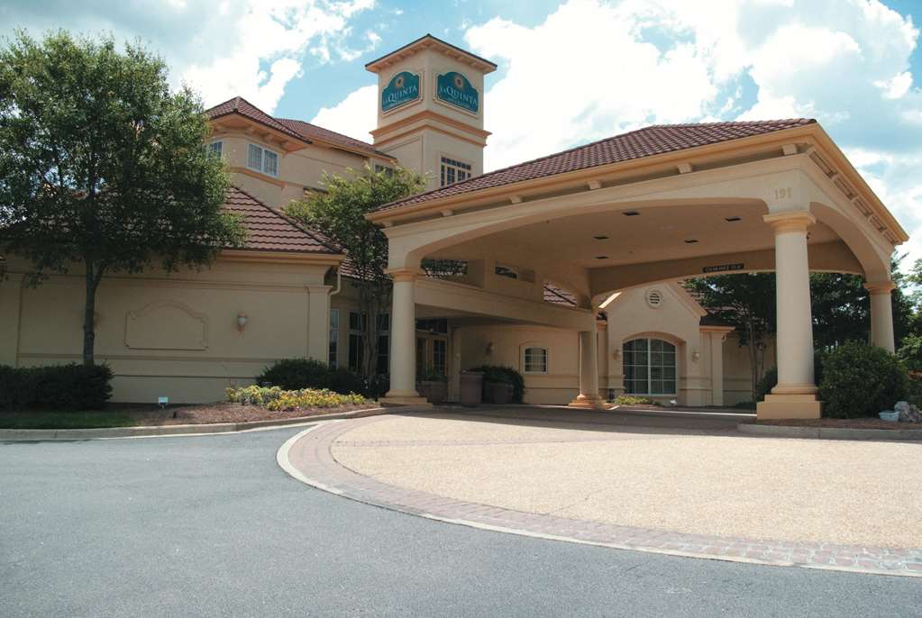 La Quinta Inn & Suites by Wyndham Raleigh Cary - featured photo