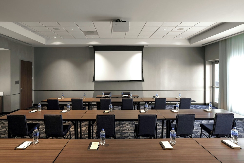 Courtyard by Marriott Indianapolis Fishers - photo 49