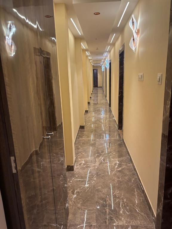 Hotel Crystal Castle - last minute hotel in Mumbai