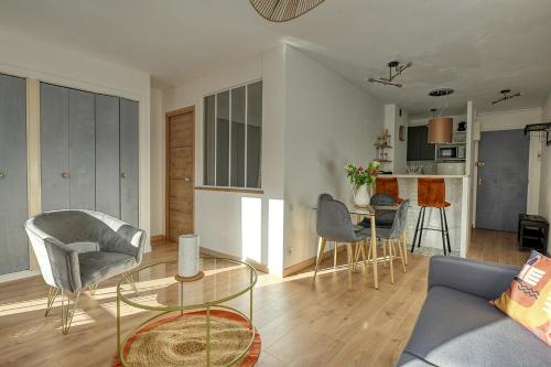 Oiseaux du Paradis in Unknown City, France