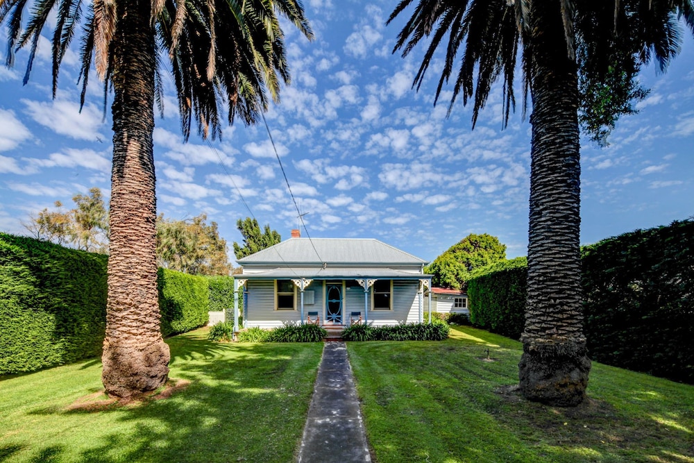 Palm Cottage — 4-Star Luxury Hotel in Port Fairy, Australia
