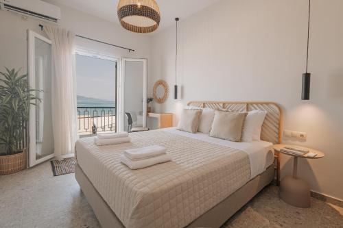 La Mer — 4-Star Luxury Hotel in None, Greece