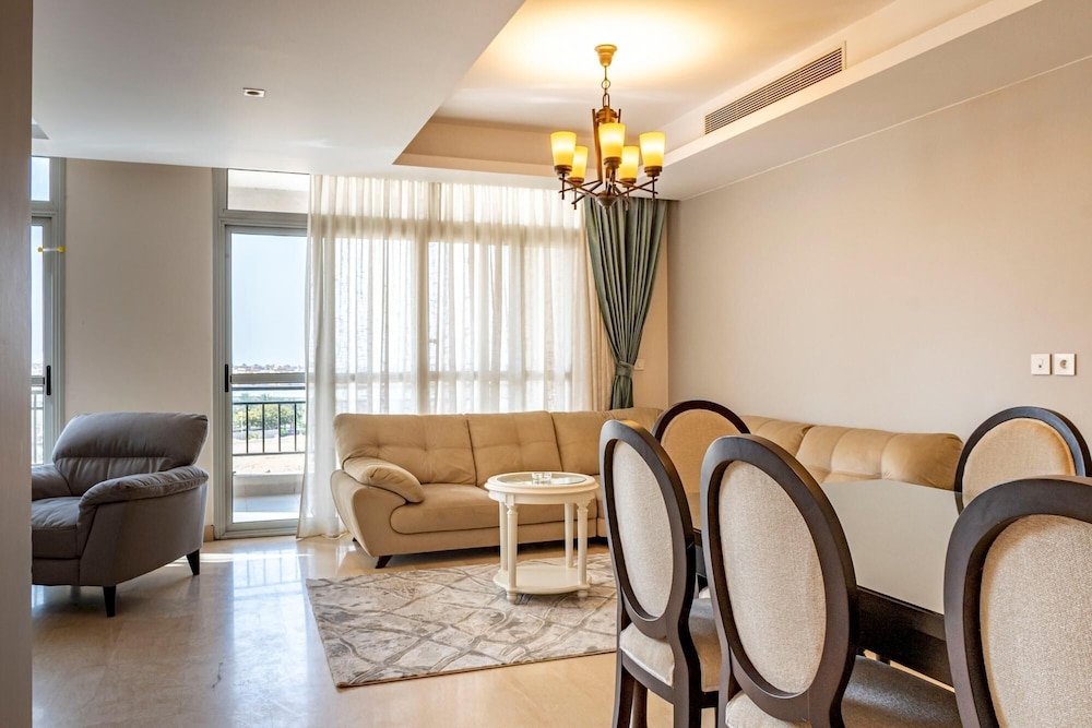 CFC Luxurious 4BR Apartment Remarkable value unbeatable Location — 4-Star Luxury Hotel in Cairo, Egypt