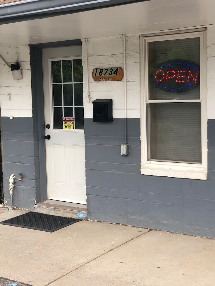 Moonlight Motel in Melvindale, United States