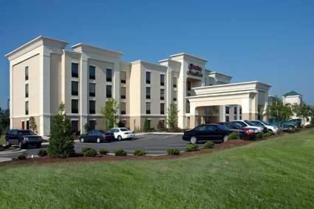 Hampton Inn & Suites Wilson I 95 - photo 37
