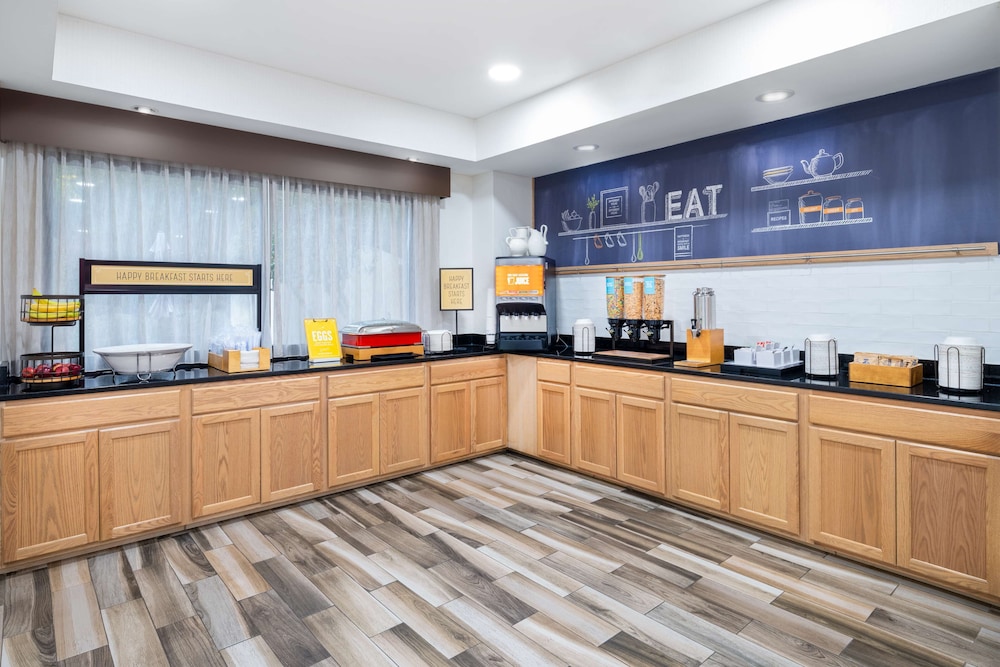 Hampton Inn Sanford - photo 35