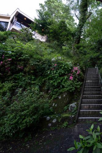 Aknot Hakone 大涌谷を望むモダニズム建築 東京から90分 in Hakone, Japan