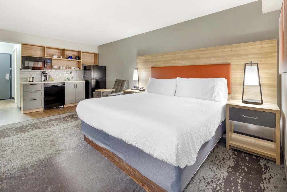 Candlewood Suites Roanoke Airport by IHG - photo 18