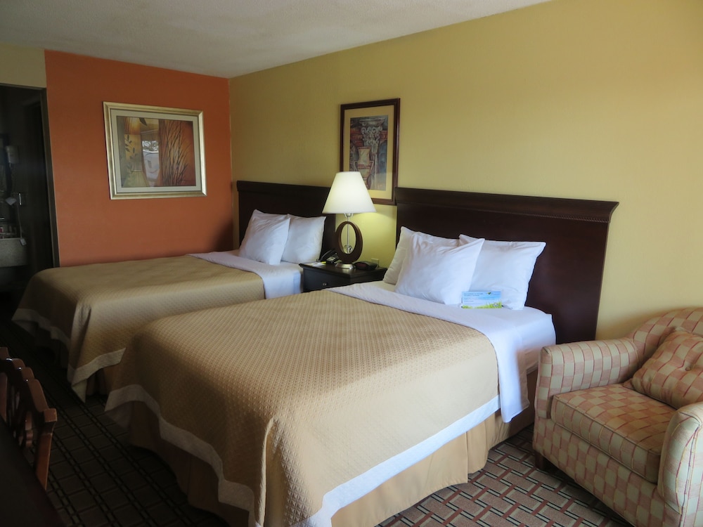 Days Inn by Wyndham Blytheville - photo 22