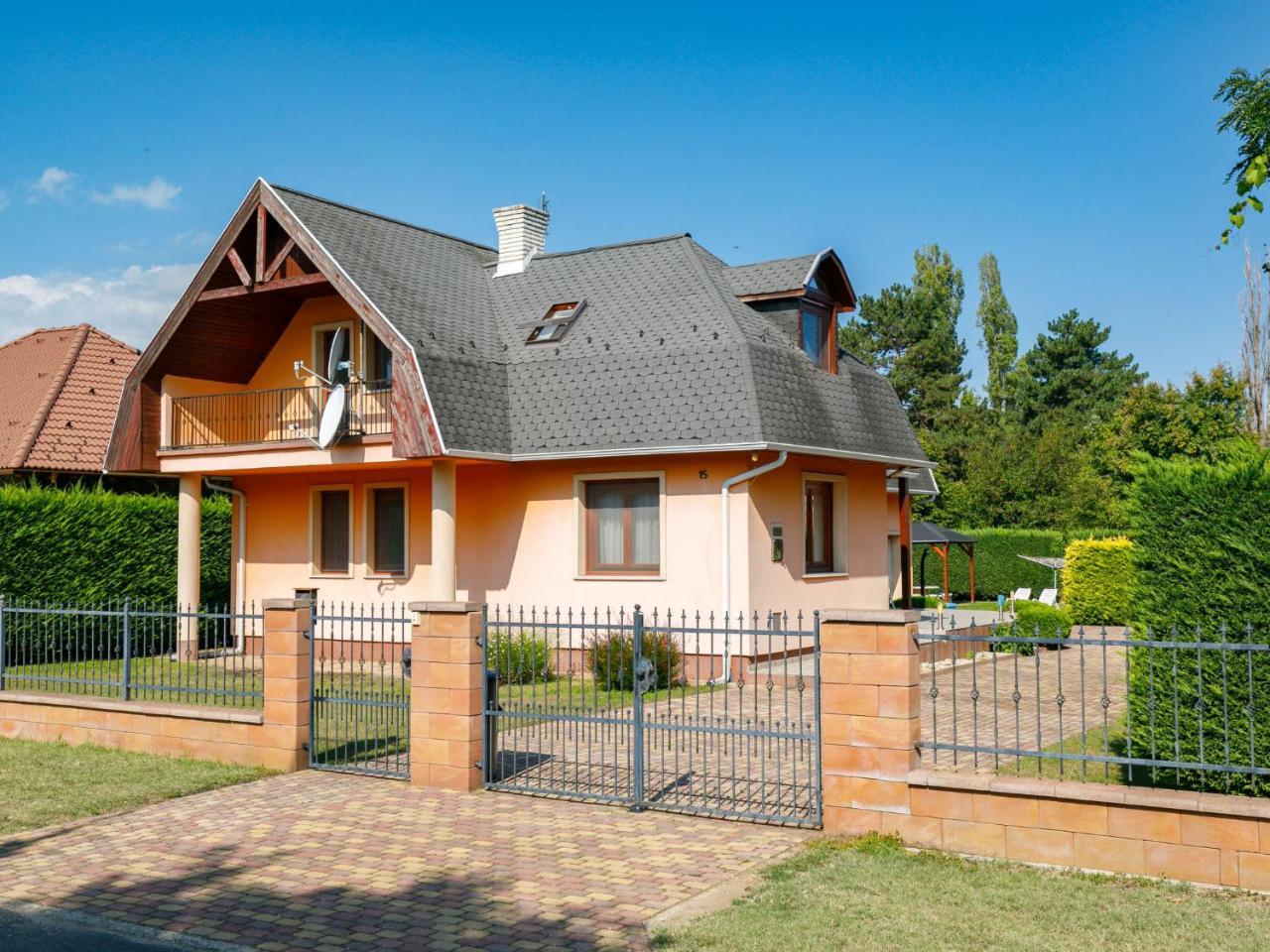 Holiday Home Narcisse by Interhome — 4-Star Luxury Hotel in Balatonszarszo, Hungary