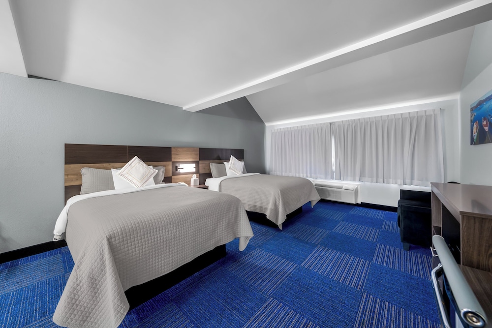 Admiralty Inn & Suites a Red Collection Hotel - photo 22