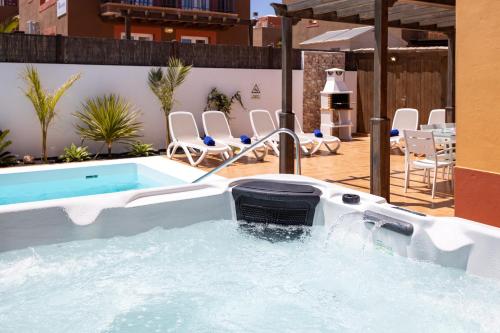 Villa Leonor Mirador de las Dunas — 4-Star Luxury Hotel in Corralejo, Spain