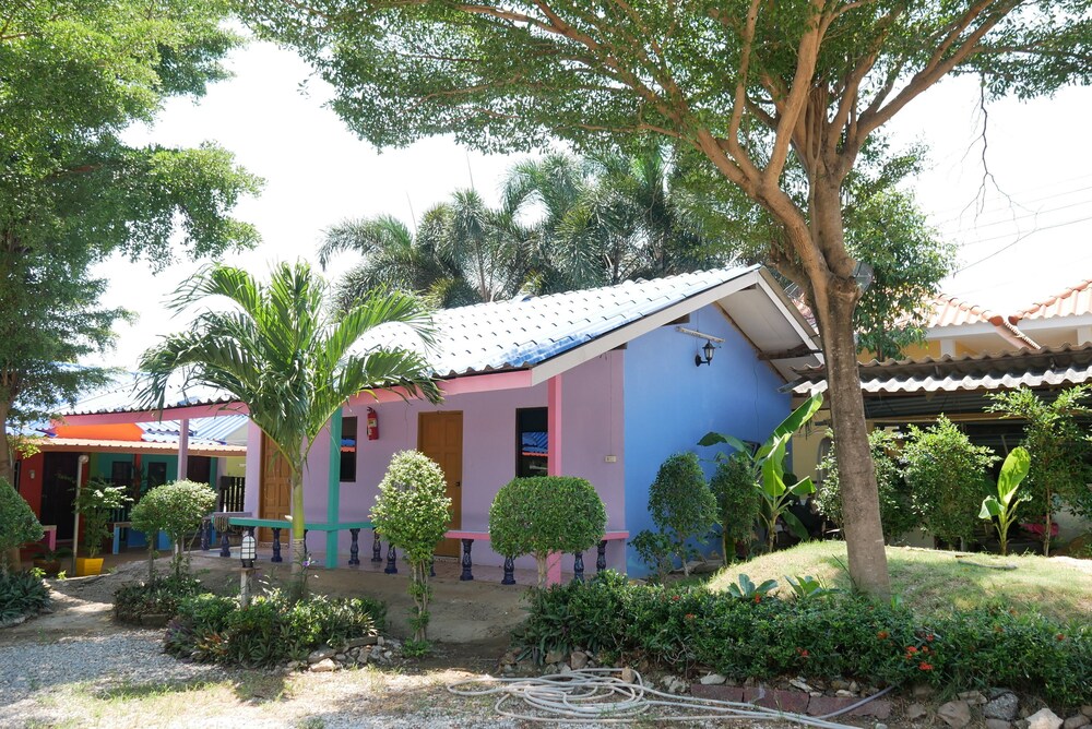 Jehjit Resort in Tha Mai, Thailand