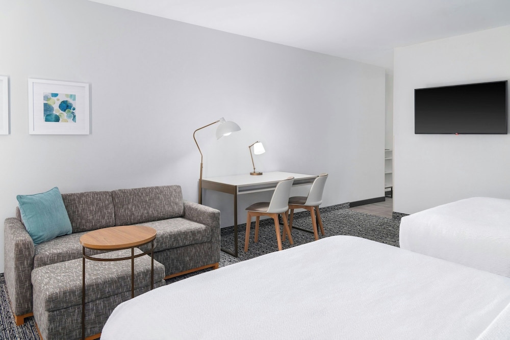 TownePlace Suites by Marriott Detroit Taylor - photo 13