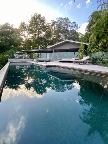 Balmoral 575 — 4-Star Luxury Hotel in Montville, Australia
