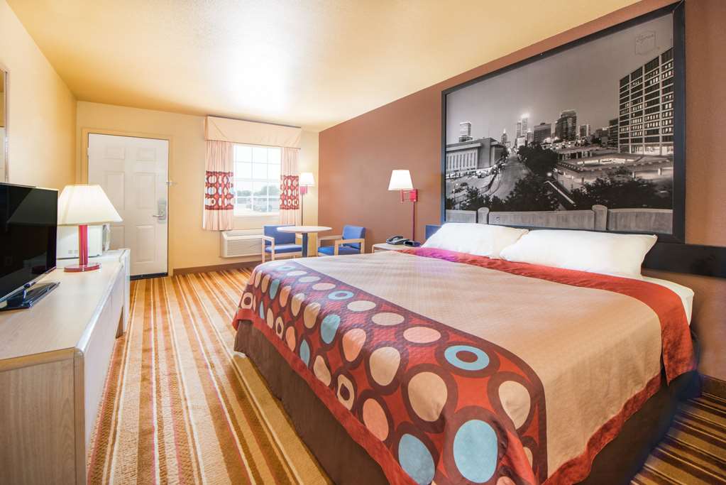 Super 8 by Wyndham Big Cabin Vinita Area - photo 12