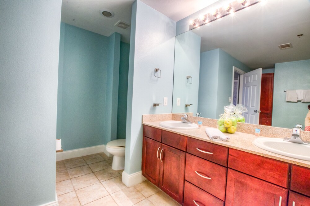 Laketown Wharf Resort by Aneliya's Rentals - photo 741