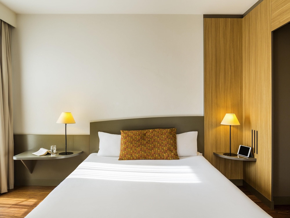 Aparthotel Adagio Nantes Centre — 4-Star Luxury Hotel in Nantes, France