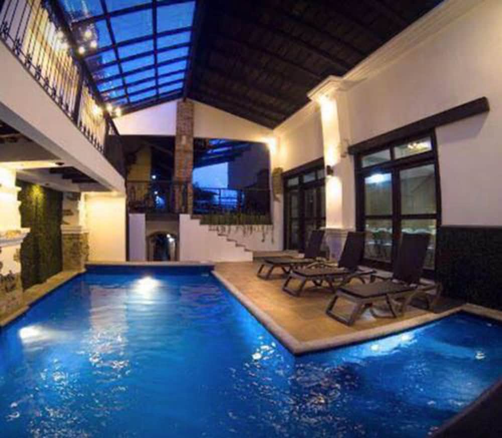 Hotel Alcazar De Doña Victoria — hotel in Coban