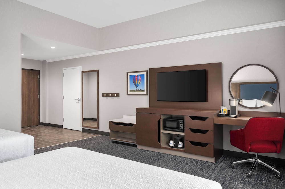 Hampton Inn & Suites by Hilton Pittsboro - photo 10