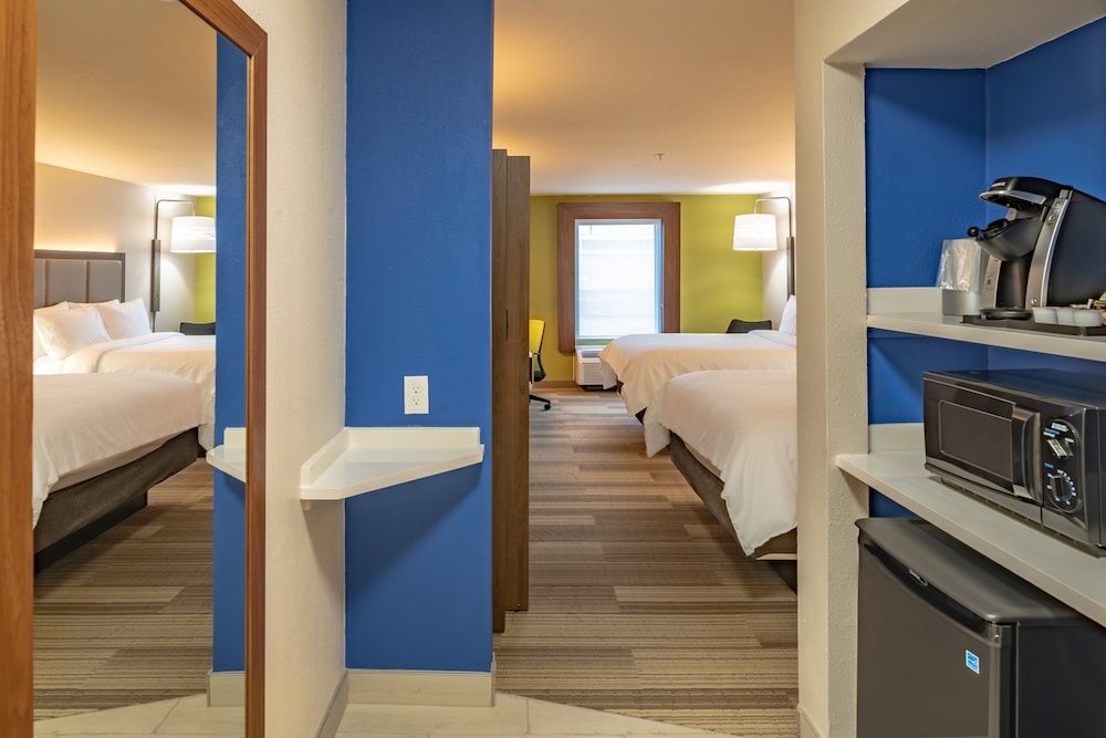 Holiday Inn Express & Suites N Waco Area West by IHG - photo 24