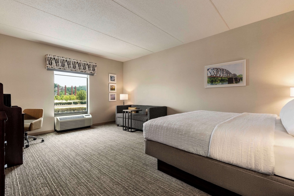 Hampton Inn & Suites Pittsburgh Waterfront West Homestead - photo 17