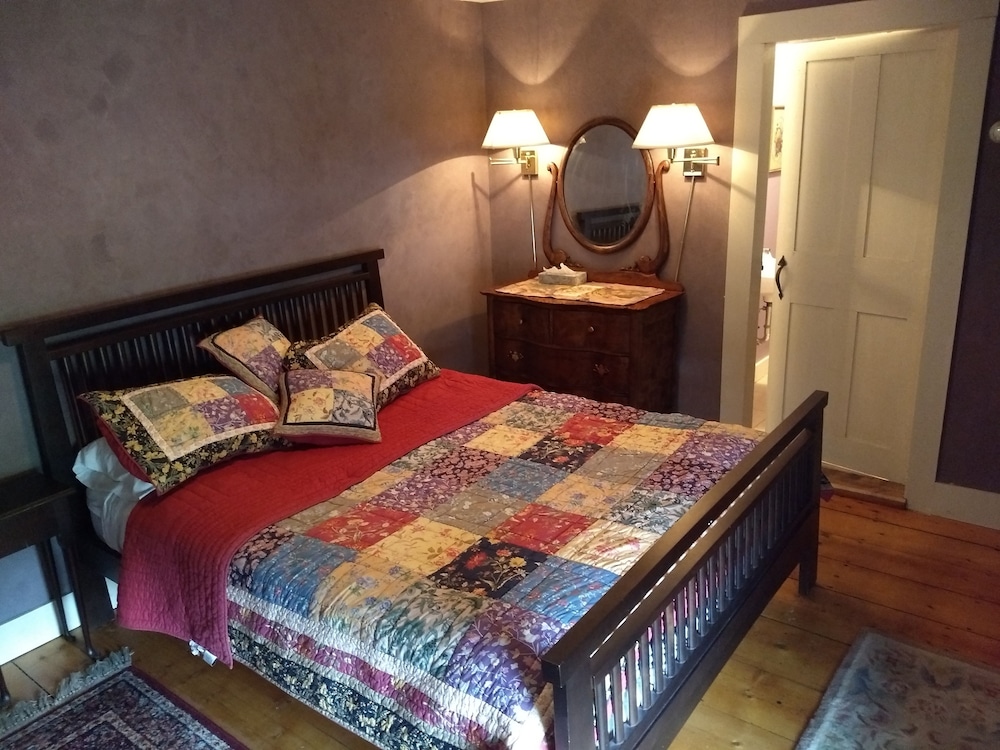 Black Lantern Inn - photo 10