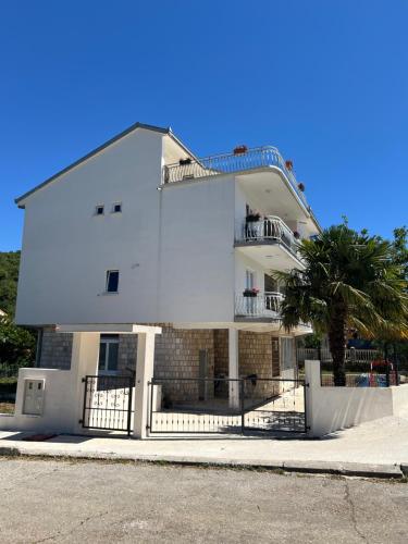 Apartmani Nika - carbon neutral hotel in Neum