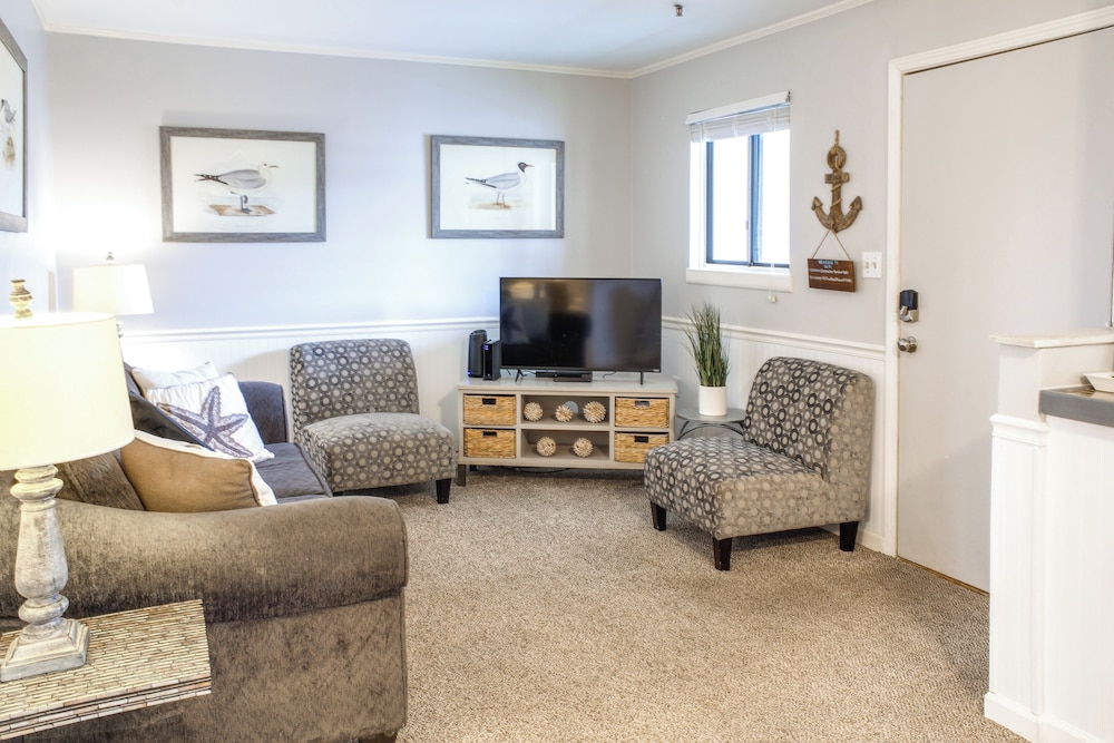 1 2 Mi to Beach: Condo in Hilton Head Resort - photo 3