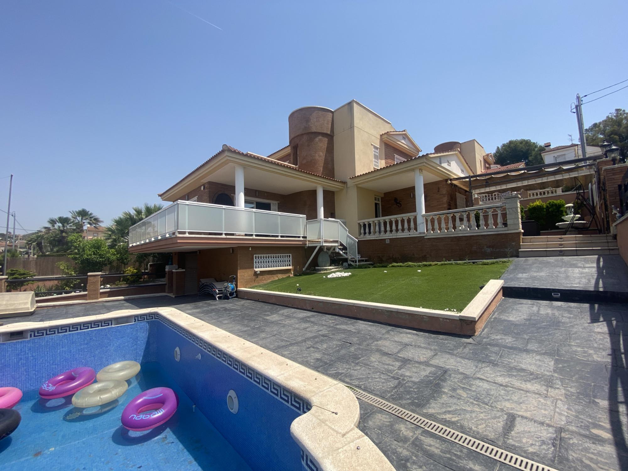 R134 Casa Domingo In Calafell — 4-Star Luxury Hotel in Calafell, Spain
