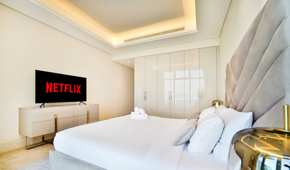 Lux the Elegant Palm Beach Suite — 4-Star Luxury Hotel in Dubai, United Arab Emirates