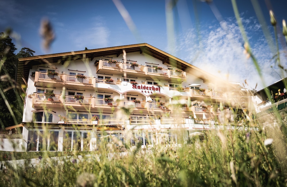 Vitalhotel Kaiserhof — 4-Star Luxury Hotel in Telfs, Austria