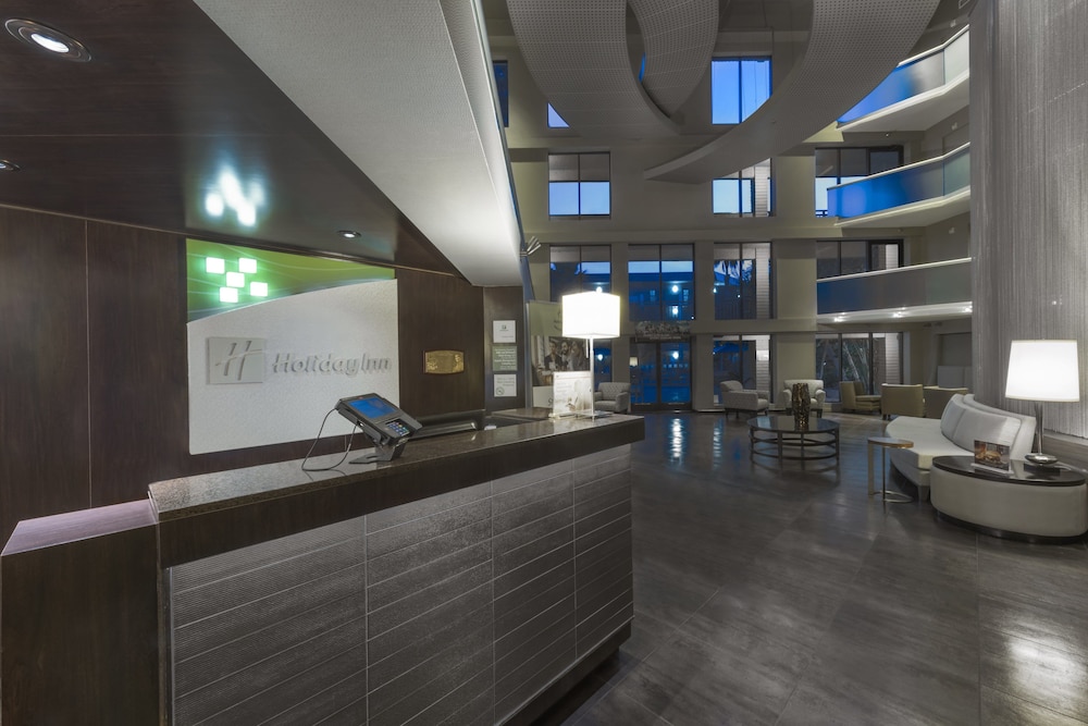 Holiday Inn & Suites Phoenix Airport North by IHG - photo 63