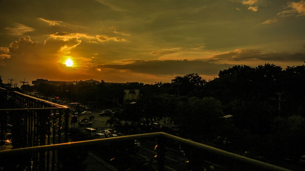 Luneta Hotel — Manila — photo 2