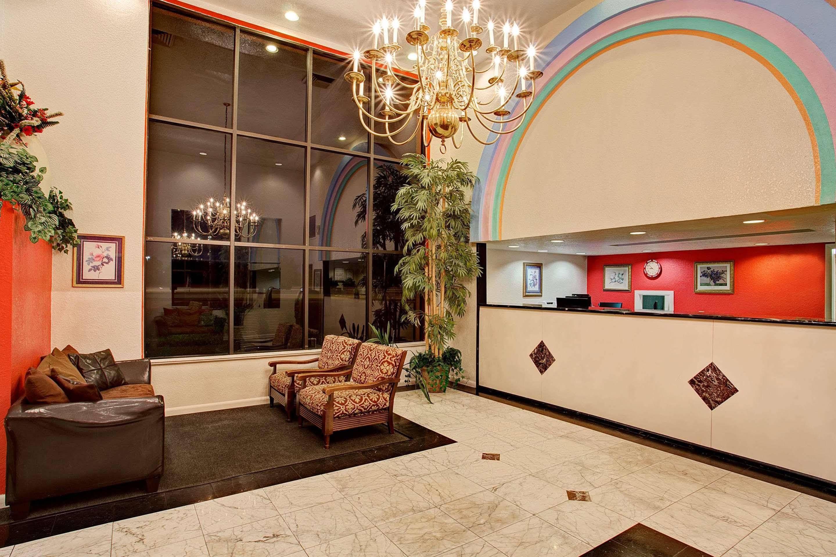 Howard Johnson by Wyndham Lake Front Park Kissimmee - photo 21