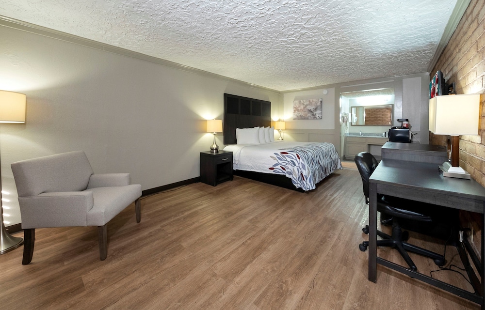 Red Roof Inn Monroe - photo 14