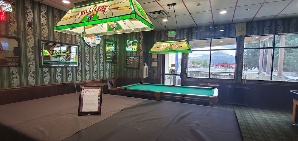 Rogue Regency Inn Medford Airport - photo 36